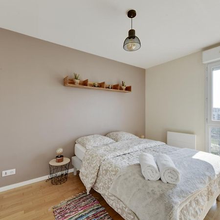 סן-דני Chic Apartment With Superb View Of The Eiffel Tower מראה חיצוני תמונה
