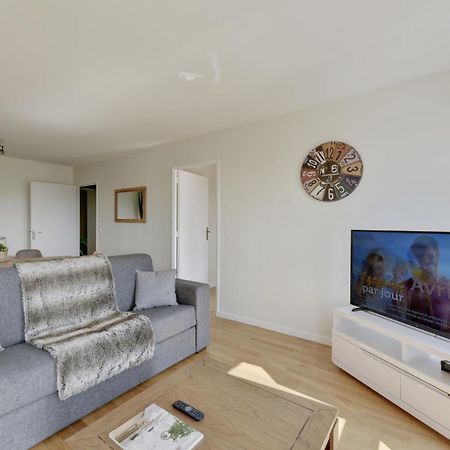 סן-דני Chic Apartment With Superb View Of The Eiffel Tower מראה חיצוני תמונה