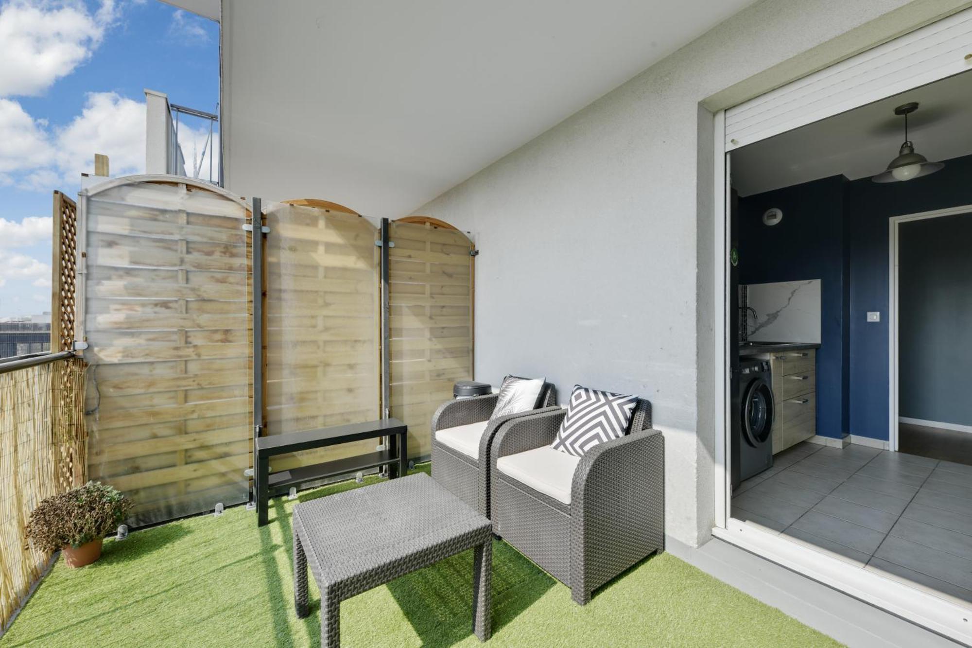 סן-דני Chic Apartment With Superb View Of The Eiffel Tower מראה חיצוני תמונה