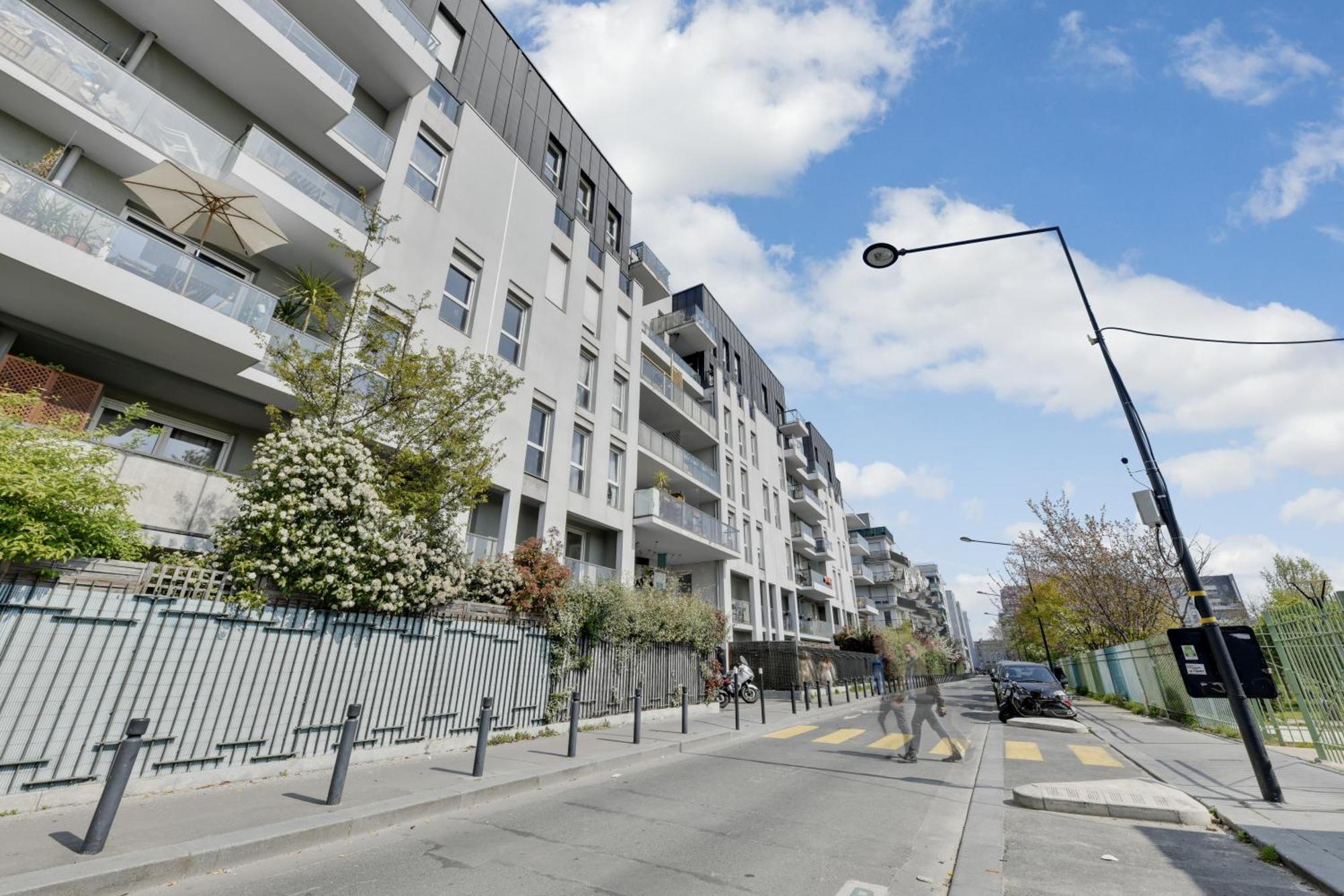 סן-דני Chic Apartment With Superb View Of The Eiffel Tower מראה חיצוני תמונה