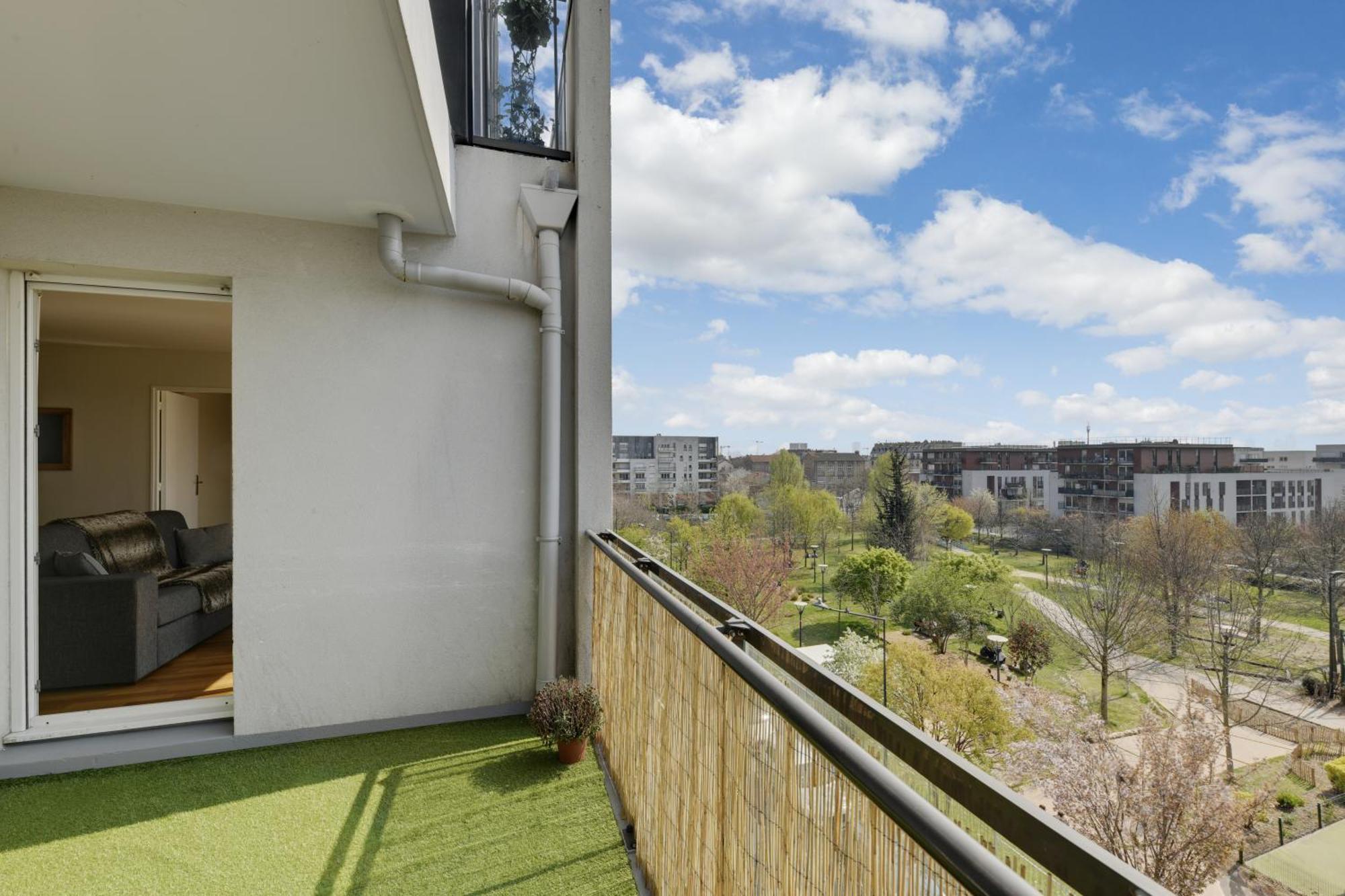 סן-דני Chic Apartment With Superb View Of The Eiffel Tower מראה חיצוני תמונה